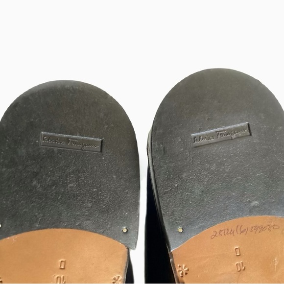 Salvatore Ferragamo Gancini Leather Loafers made in Italy. Size 10 - Picture 10 of 12